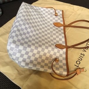 AUTHENTIC Louis Vuitton Neverfull Damier MM