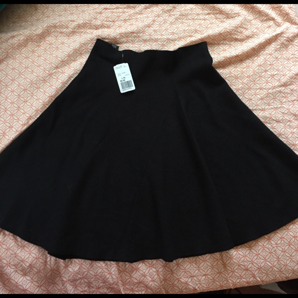 Black skater skirt