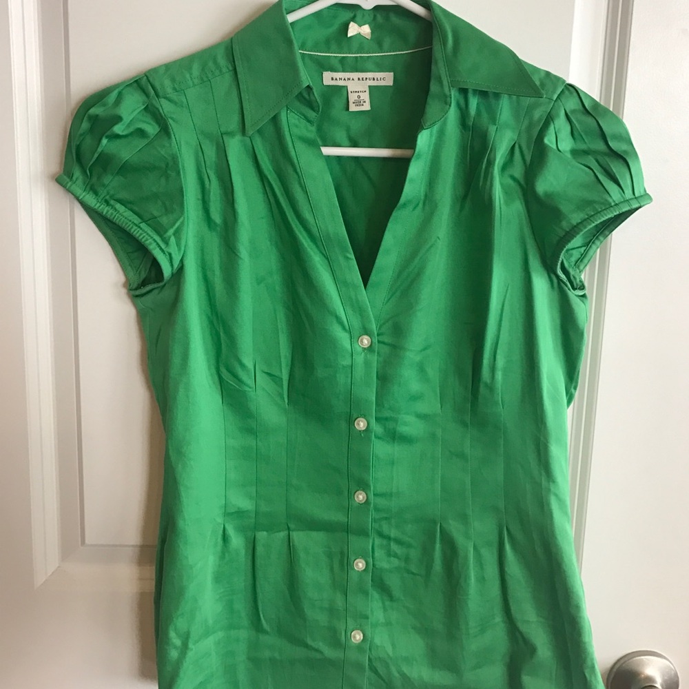 Banana Republic size 0 stretch short sleeve button