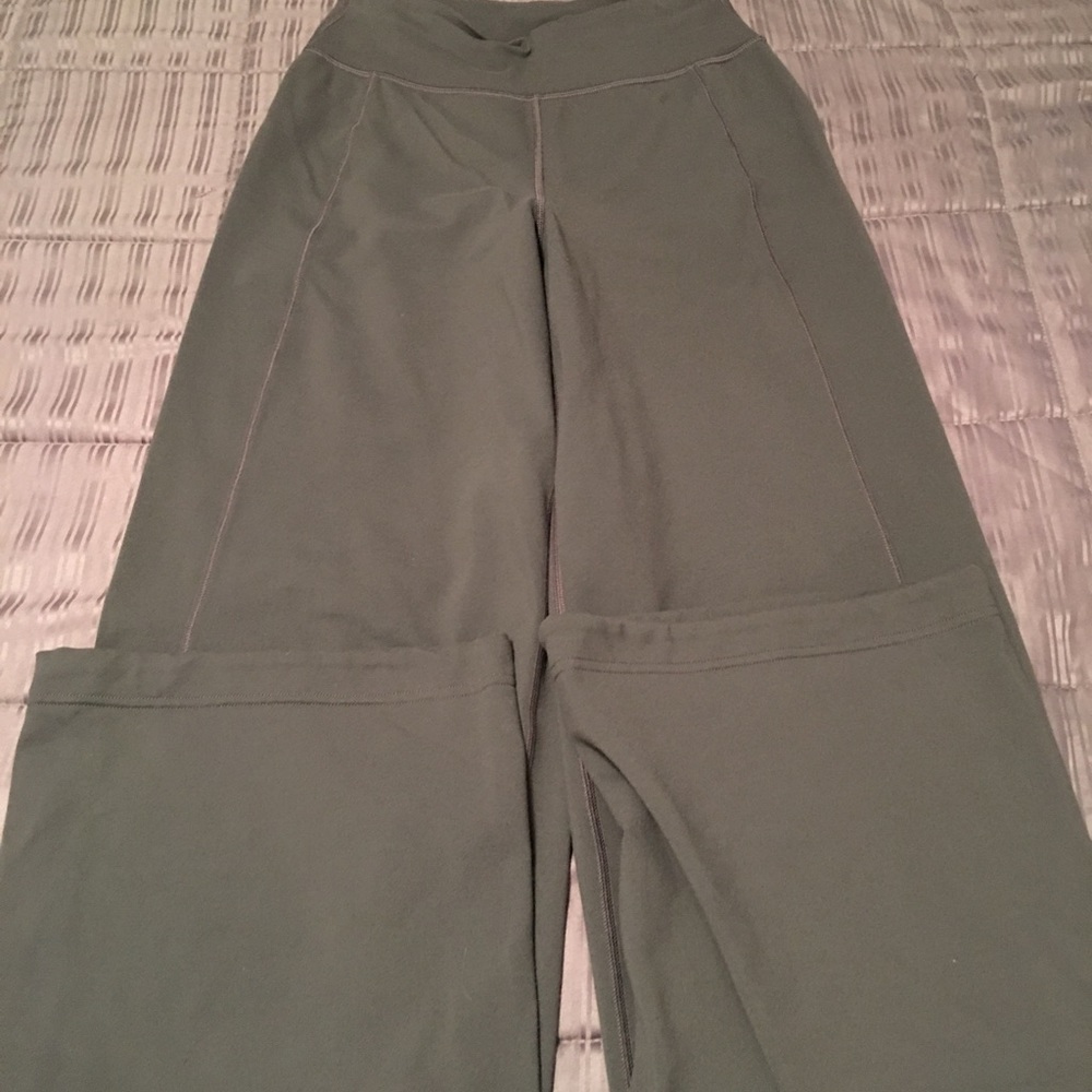 Lululemon grey wide leg pants size 4.
