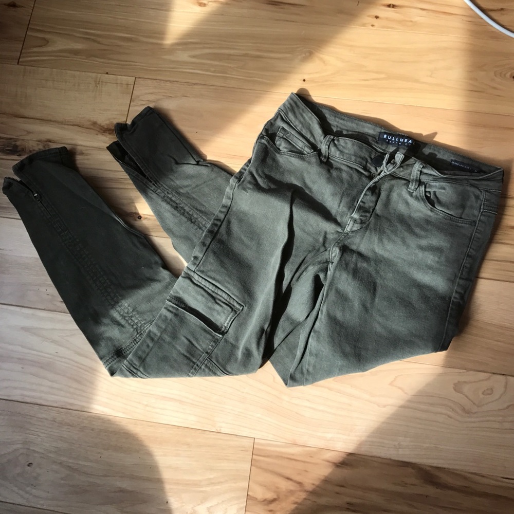 Bullhead cargo skinny jeans