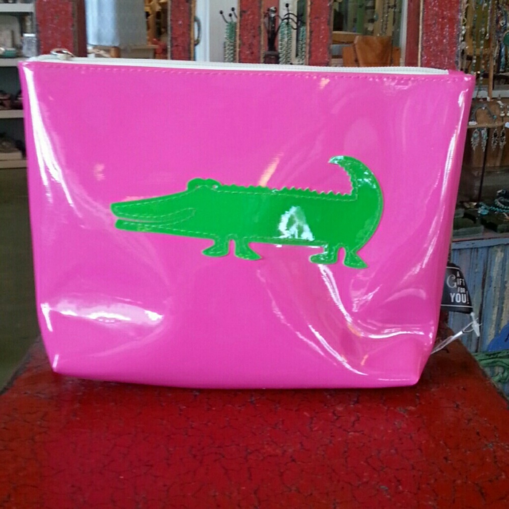 NWT make up bag