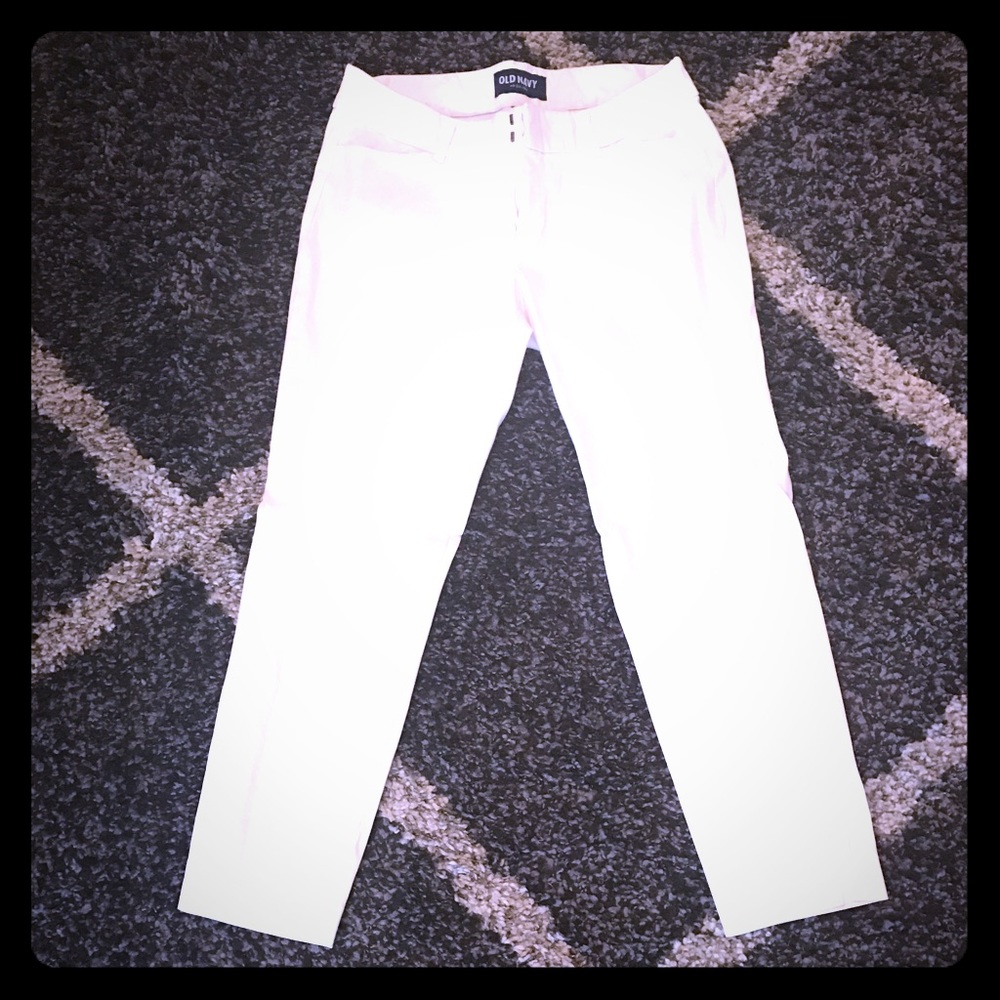 White old navy pants in size 8 petite