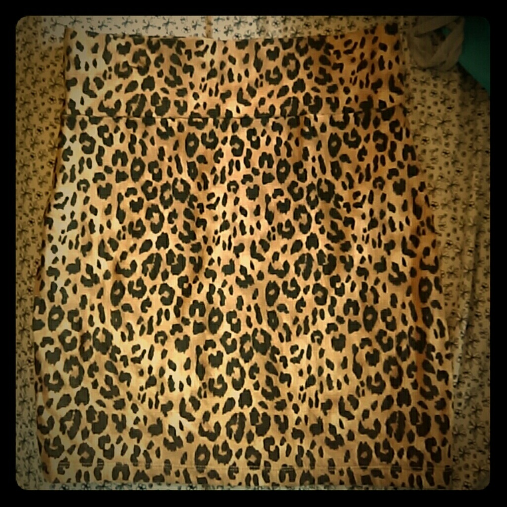 Cheetah print forever 21 skirt