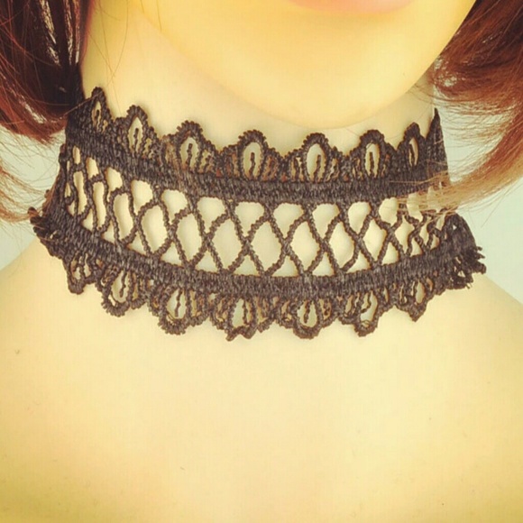 💋 SEDUCTIVE LACE CHOKER - Picture 3 of 3