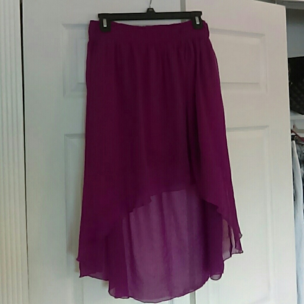 Berry high low skirt