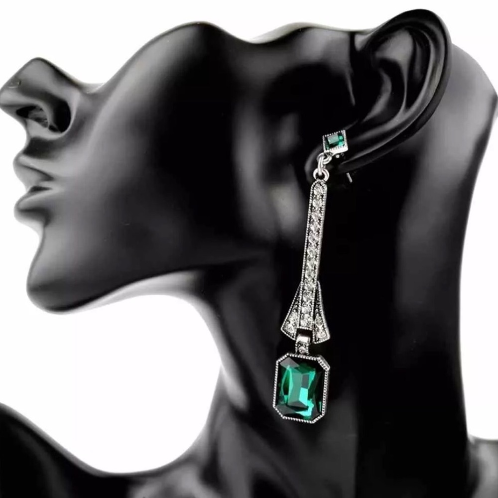 Last1πGREEN CRYSTAL HANGING EARRINGS - Picture 4 of 4