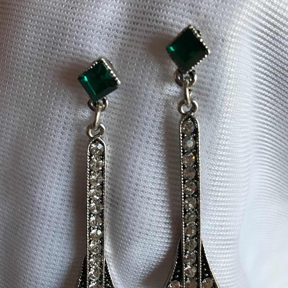 Last1πGREEN CRYSTAL HANGING EARRINGS - Picture 3 of 4