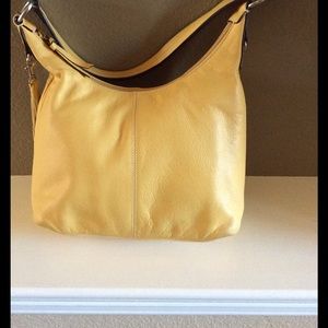 Worthington yellow purse in great condition