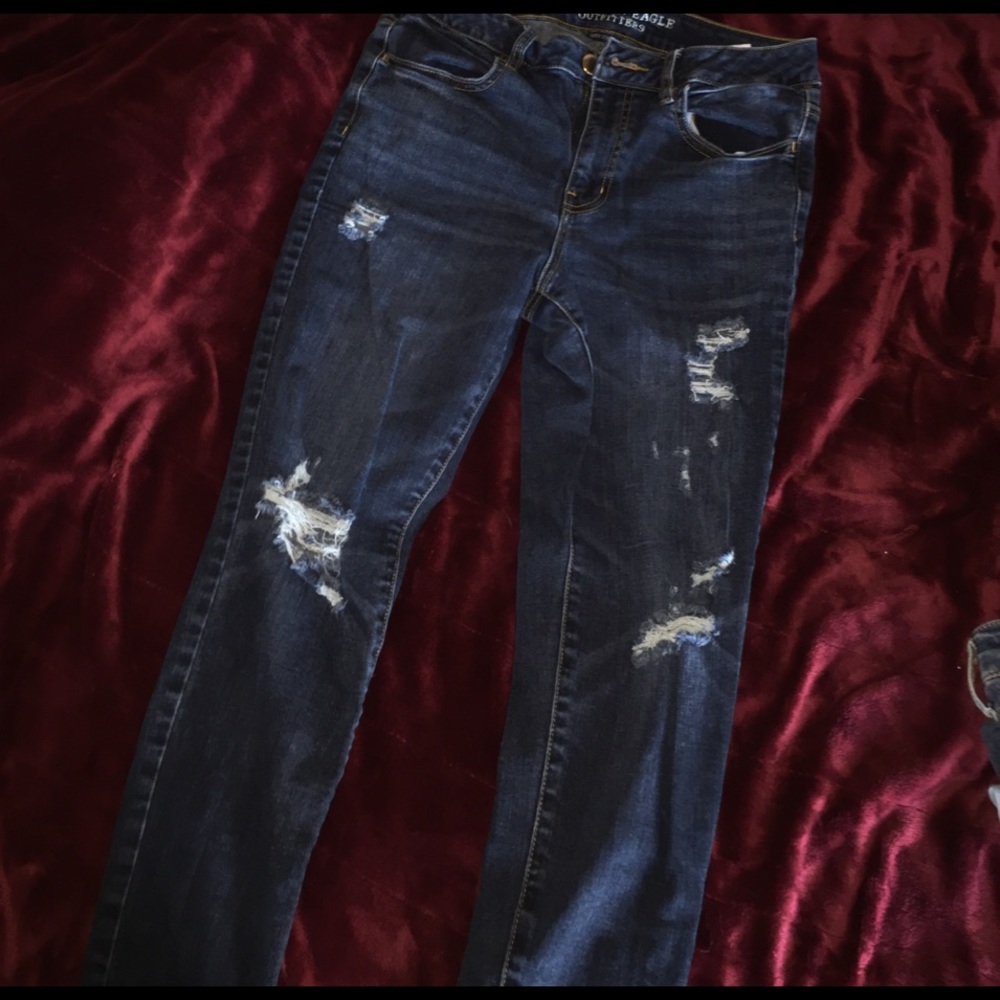 AMERICAN EAGLE DARK WASH SUPER STRETCH SKINNY JEAN