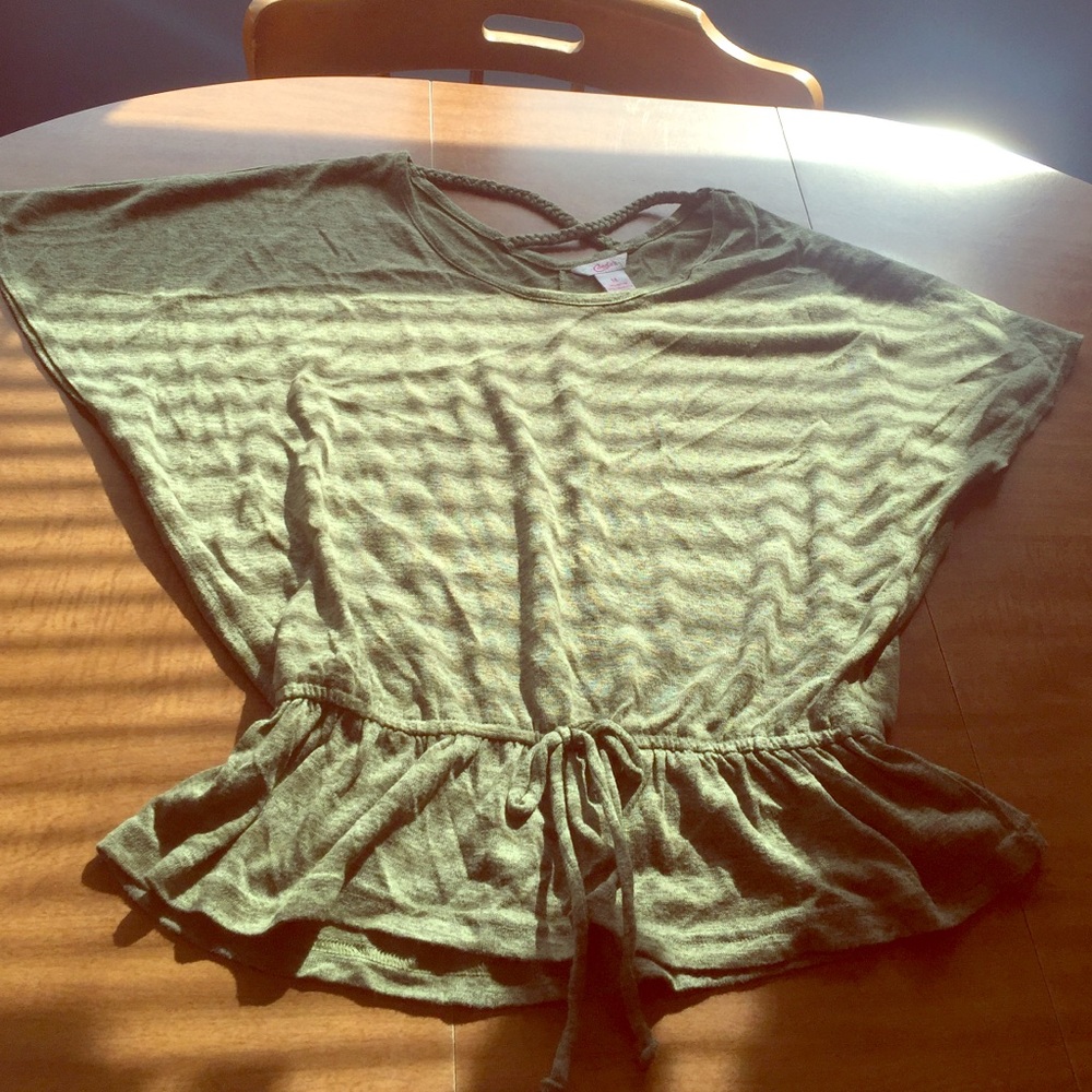 Tie front, braided back flowy sleeve tee