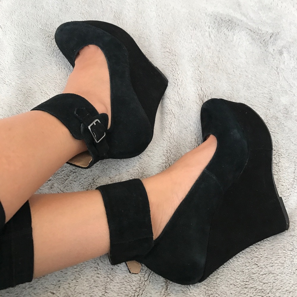Steve Madden Black Suede platform Wedges 6.5