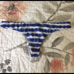 Blue and white acacia bottoms