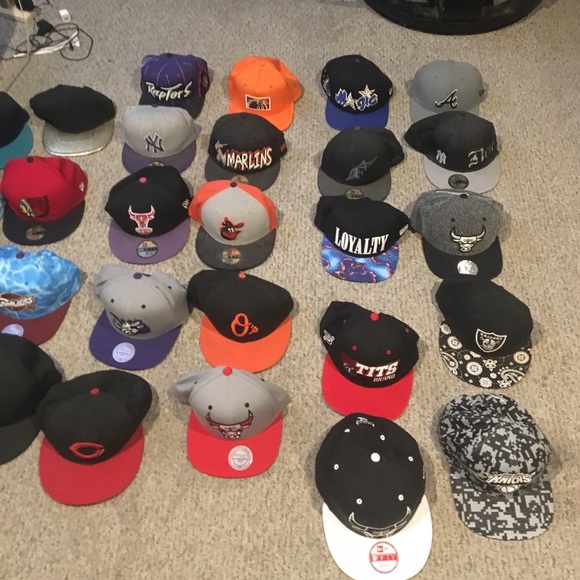 All snap backs and fitted hats - Picture 3 of 3