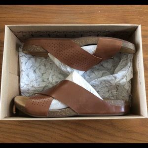 Clarks Perri Cove Sandals: Dark Tan Leather Size 8