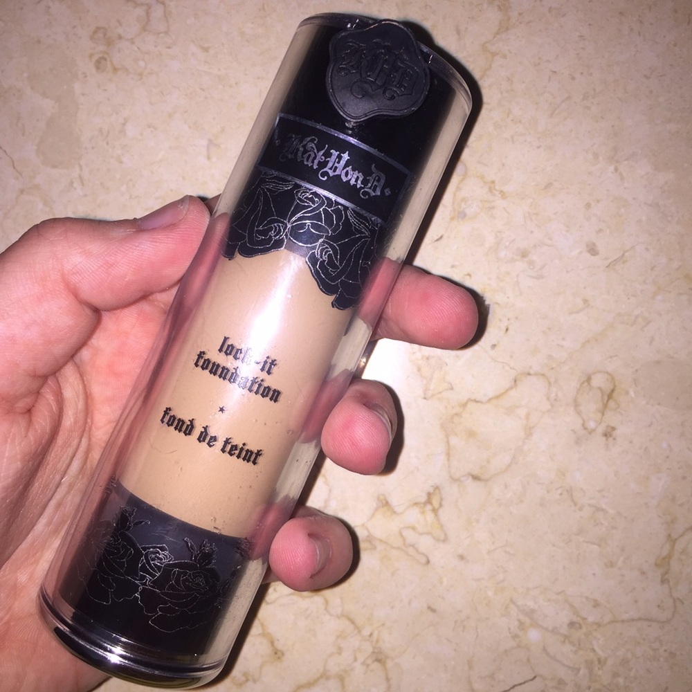 Kat Von D Lock It Foundation