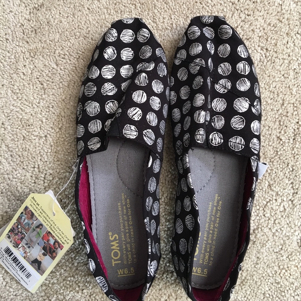 TOMS Classic shoes