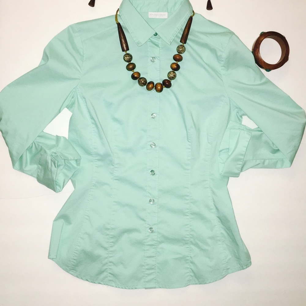 New York & Company stretch cotton button up shirt
