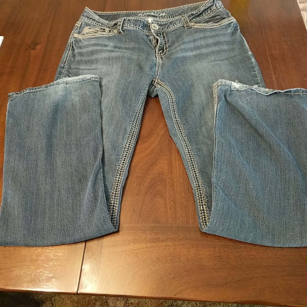 Maurices jeans