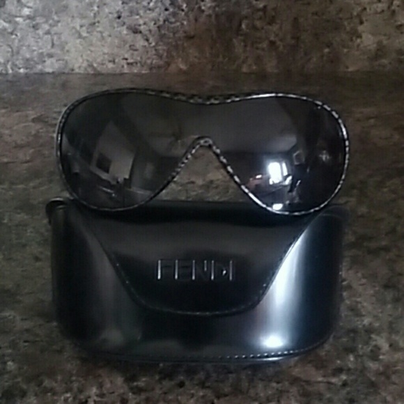 Sunglasses /Fendi Sunglasses  FS5087