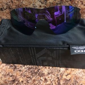 Oakley M2 XL violet polarized lens.