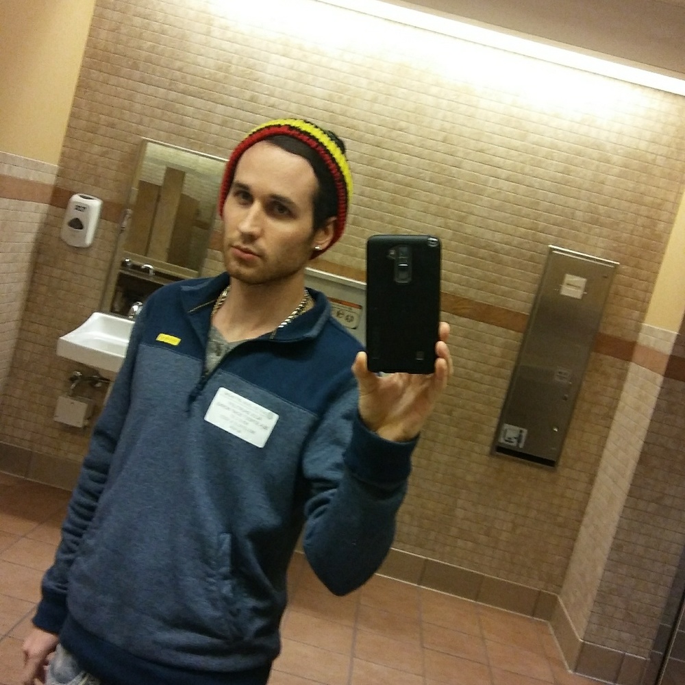 Meet your Posher, Alex