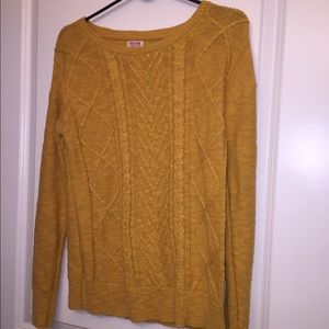 Cableknit sweater