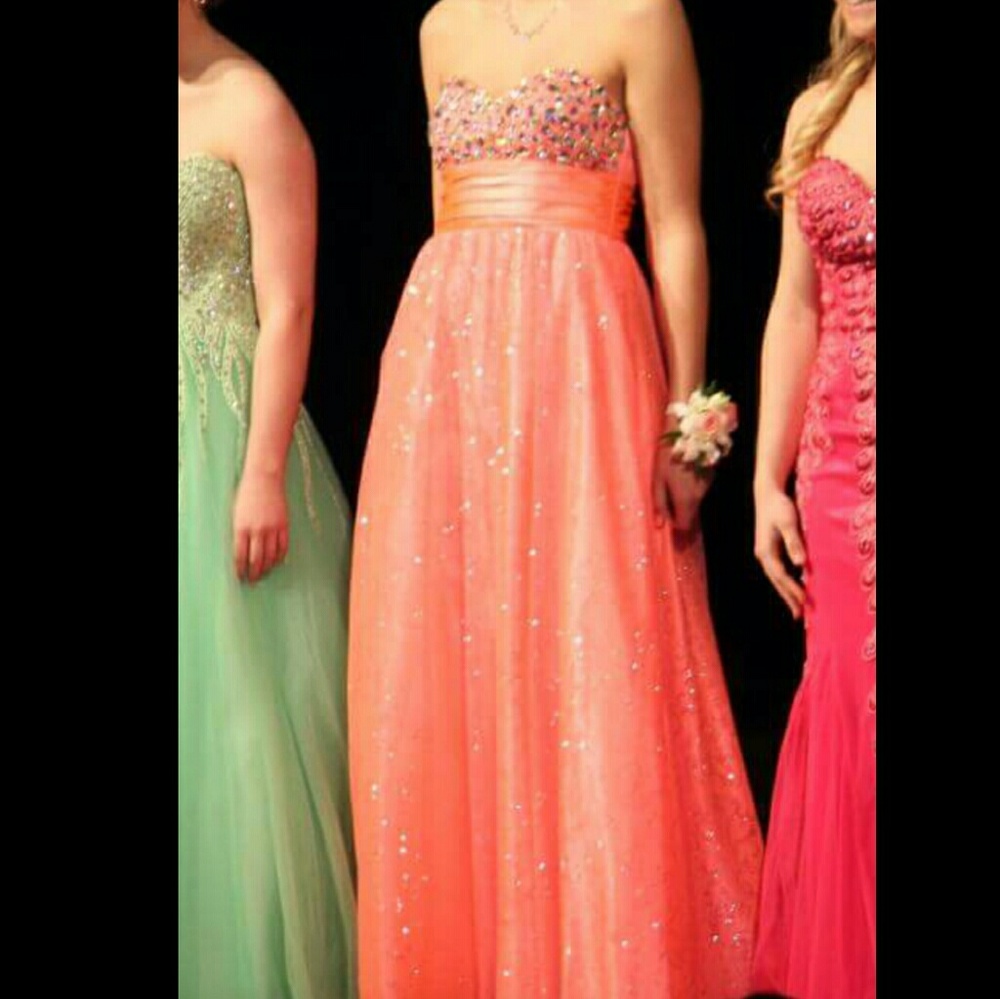 Prom Dress - Picture 2 of 5