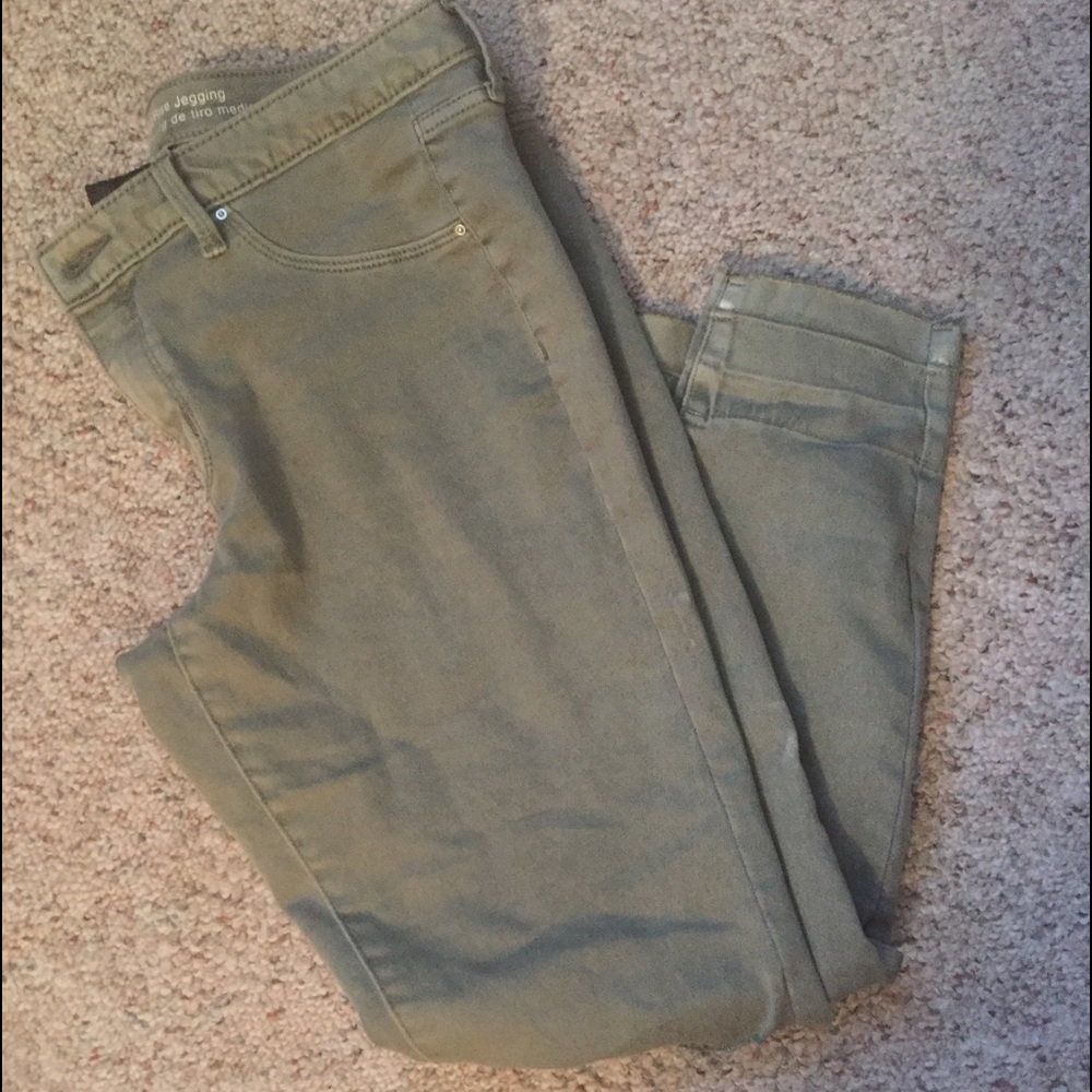 Olive colored jegging - Picture 1 of 3