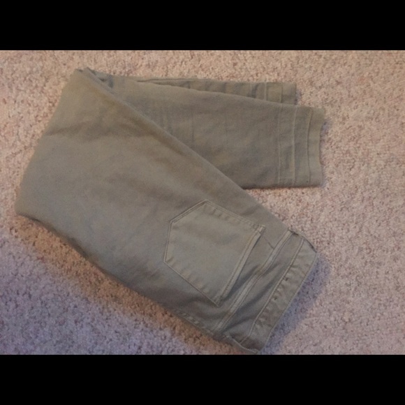 Olive colored jegging - Picture 2 of 3