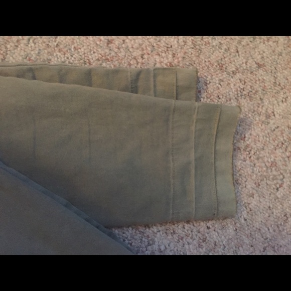 Olive colored jegging - Picture 3 of 3