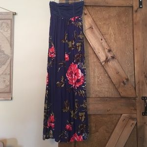 Strapless blue maxi dress with rose print