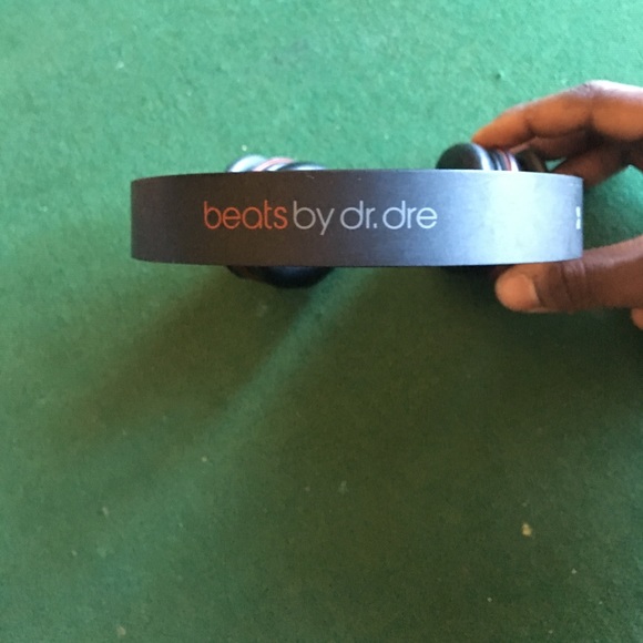 Beats by are Solos - Picture 3 of 3