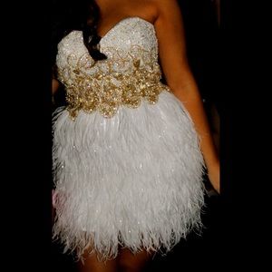 WHITE CRYSTAL SHERRI HILL PARTY DRESS!!