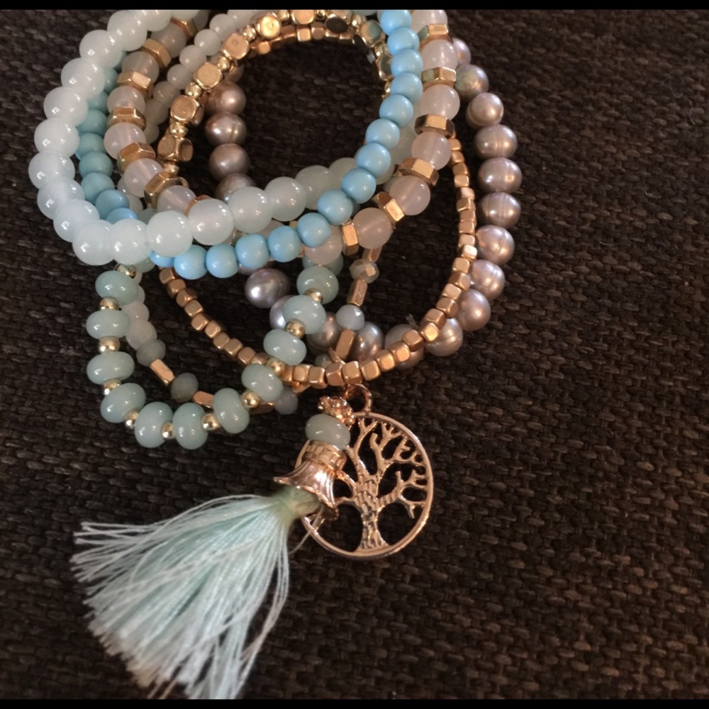 Bracelets - Picture 3 of 4