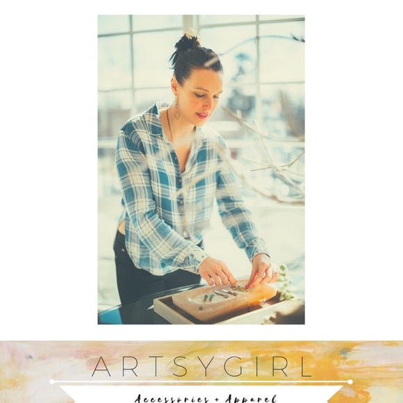 ✨Meet The Posher : ArtsyGirl Apparel + Accessories - Picture 1 of 4
