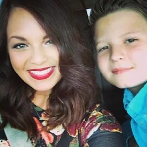 Meet your Posher, Dana