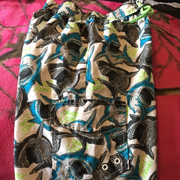 🎰SALE🎰 Boys size 10/12 (LG) OP shark swim trunks - Picture 3 of 4