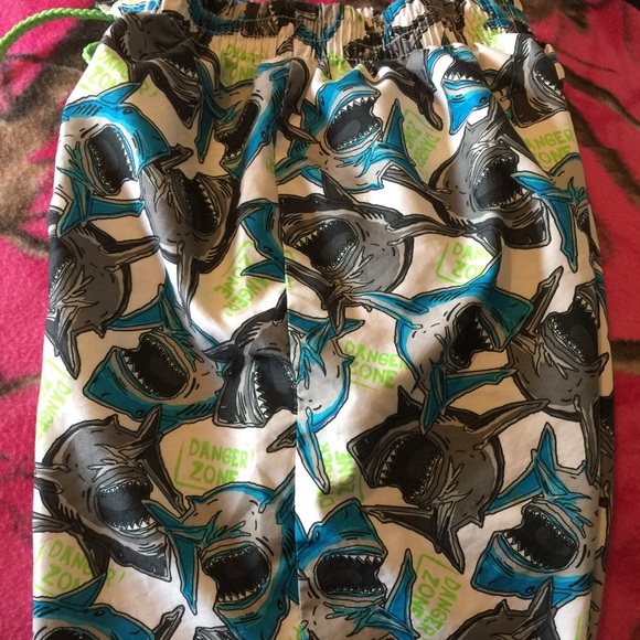 🎰SALE🎰 Boys size 10/12 (LG) OP shark swim trunks - Picture 4 of 4