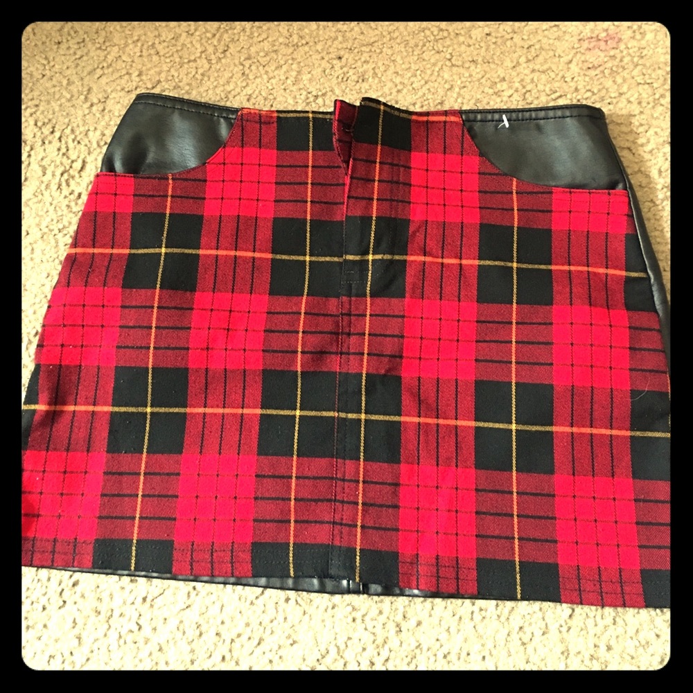 Plaid mini skirt