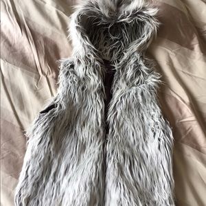 Fluffy vest gray and white shading