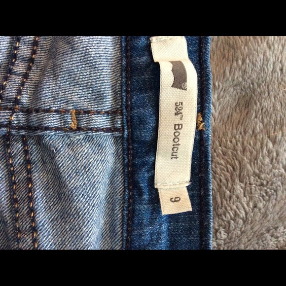 Bootcut Levi's - Picture 2 of 3