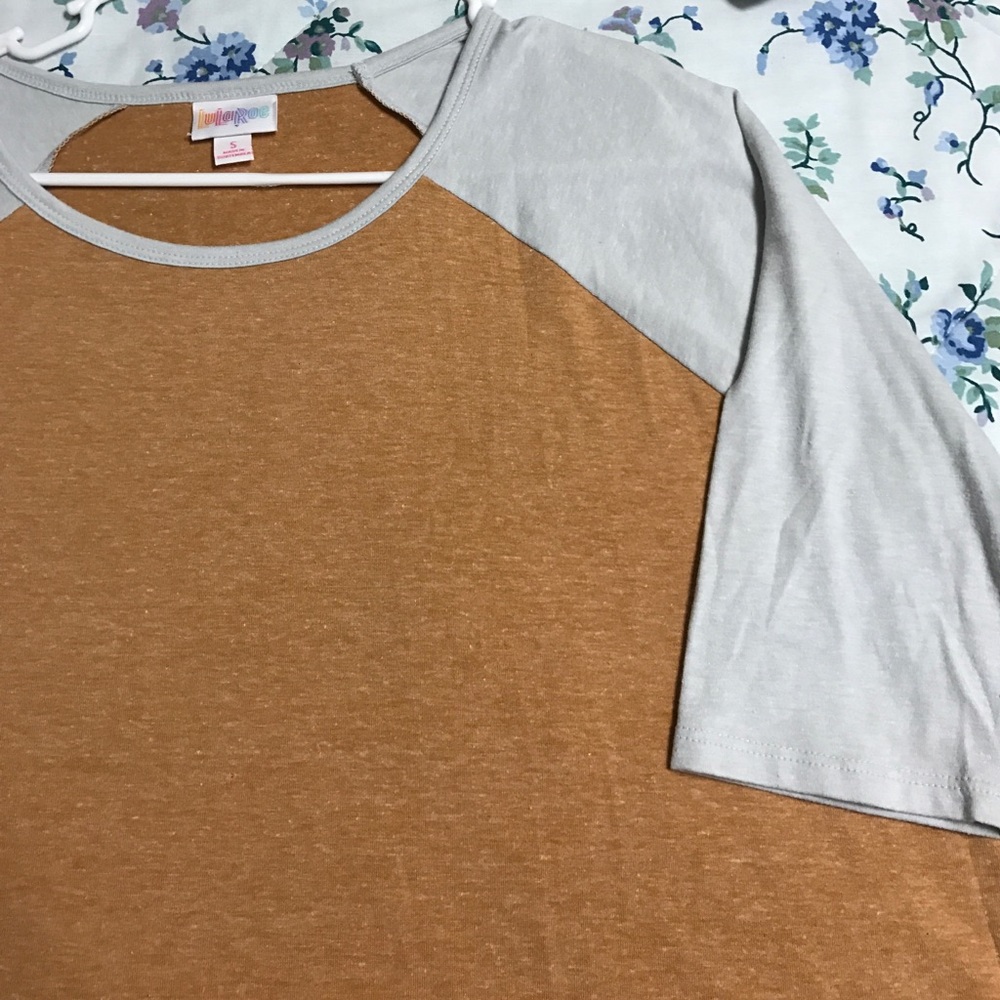 LuLaRoe Irma size s - Picture 1 of 2