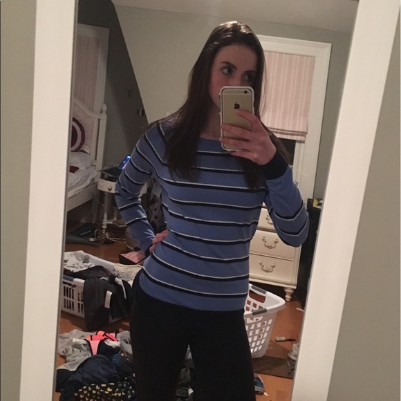 NWT Vineyard Vines Sweater - Picture 2 of 2