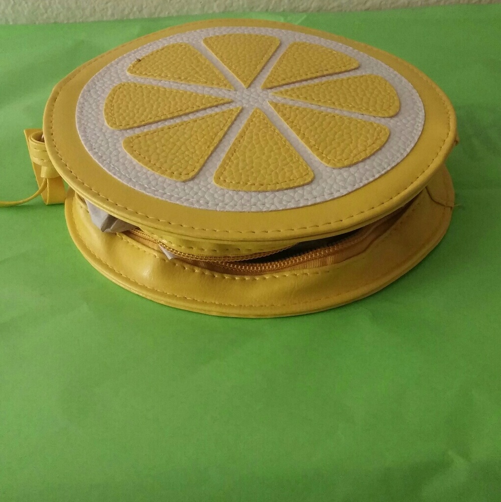 Lemon Crossbody Bag - Picture 3 of 4