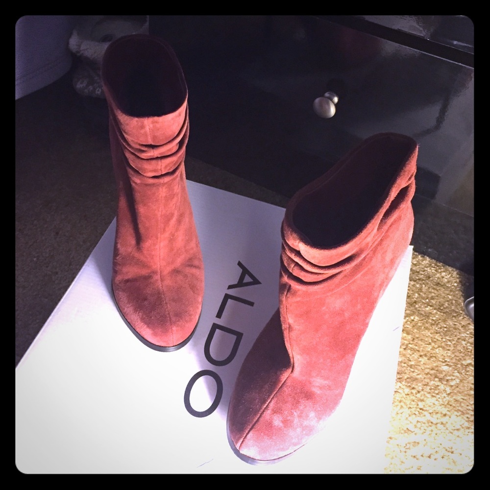 New Aldo slouchy booties