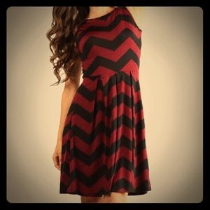🍒Burgundy Chevron Pleated Fit & Flare Dress sz M