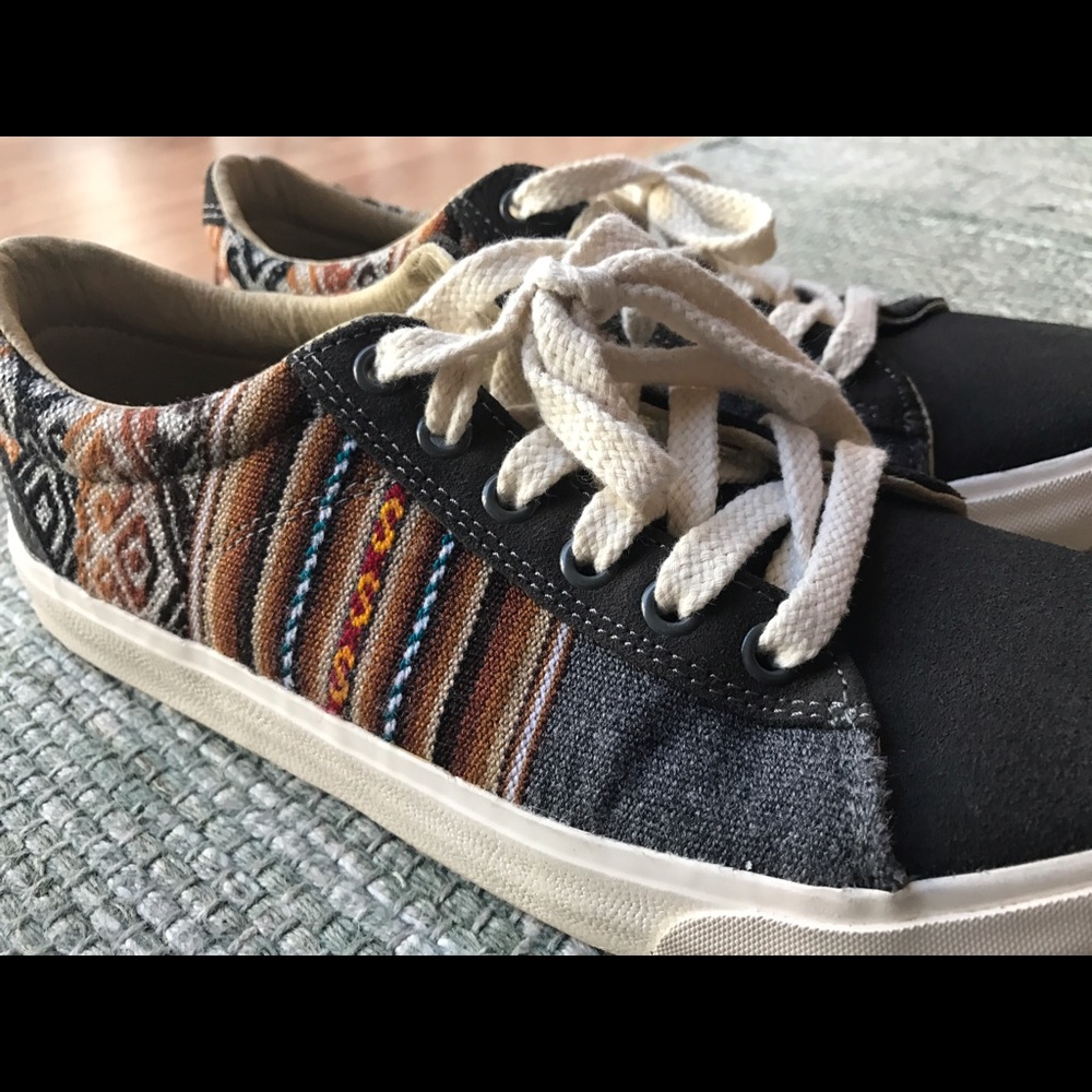 INKKAS Cusco Low Top Sneakers