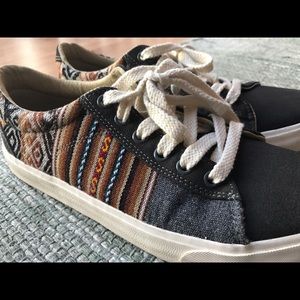 INKKAS Cusco Low Top Sneakers