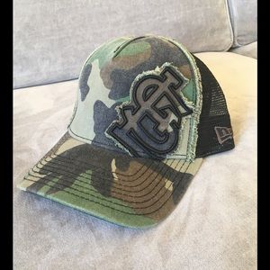 St. Louis Cardinals camo w/ blk mesh SnapBack cap
